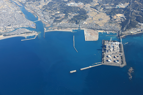 日高港